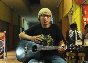 Paulus Alfons Yance Dhanarto berorasi di acara Akurasi Kompas Swarapena di Palangka Raya, Rabu (1/1/2025).